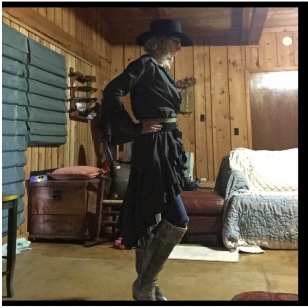 Welcome to Sheet’s Unique Boutique! Howdy!